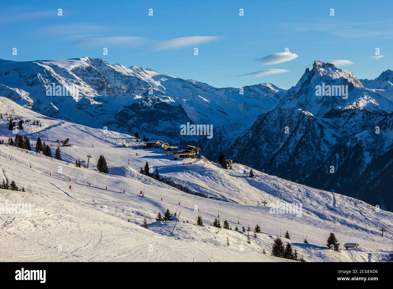 Ski french alps blue sky hi-res stock photography and images - Alamy