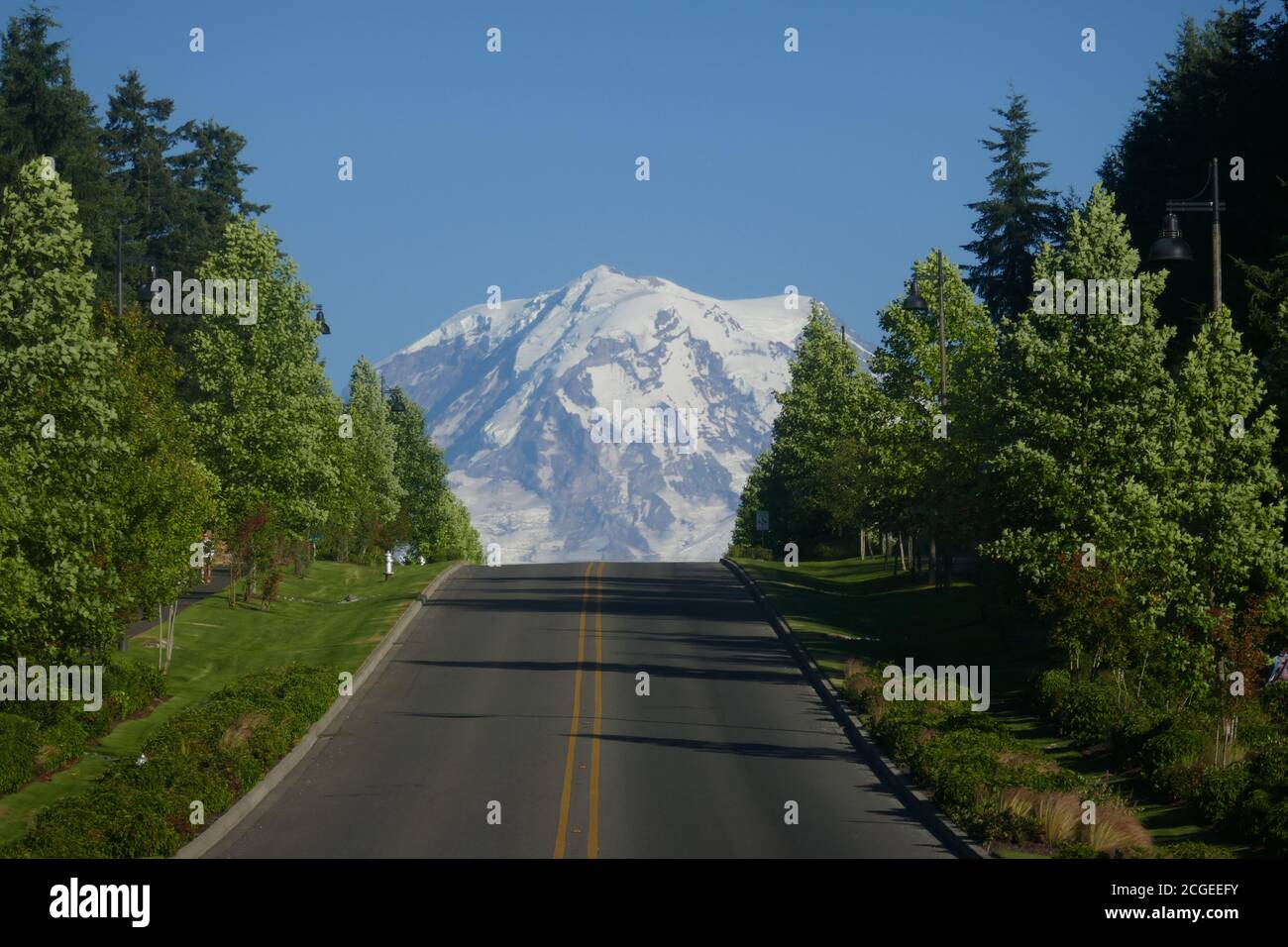 Amazing View of Mount Rainier from Caffe D'arte, Tehaleh Cafe, Bonny Lake , Washington Stock Photo