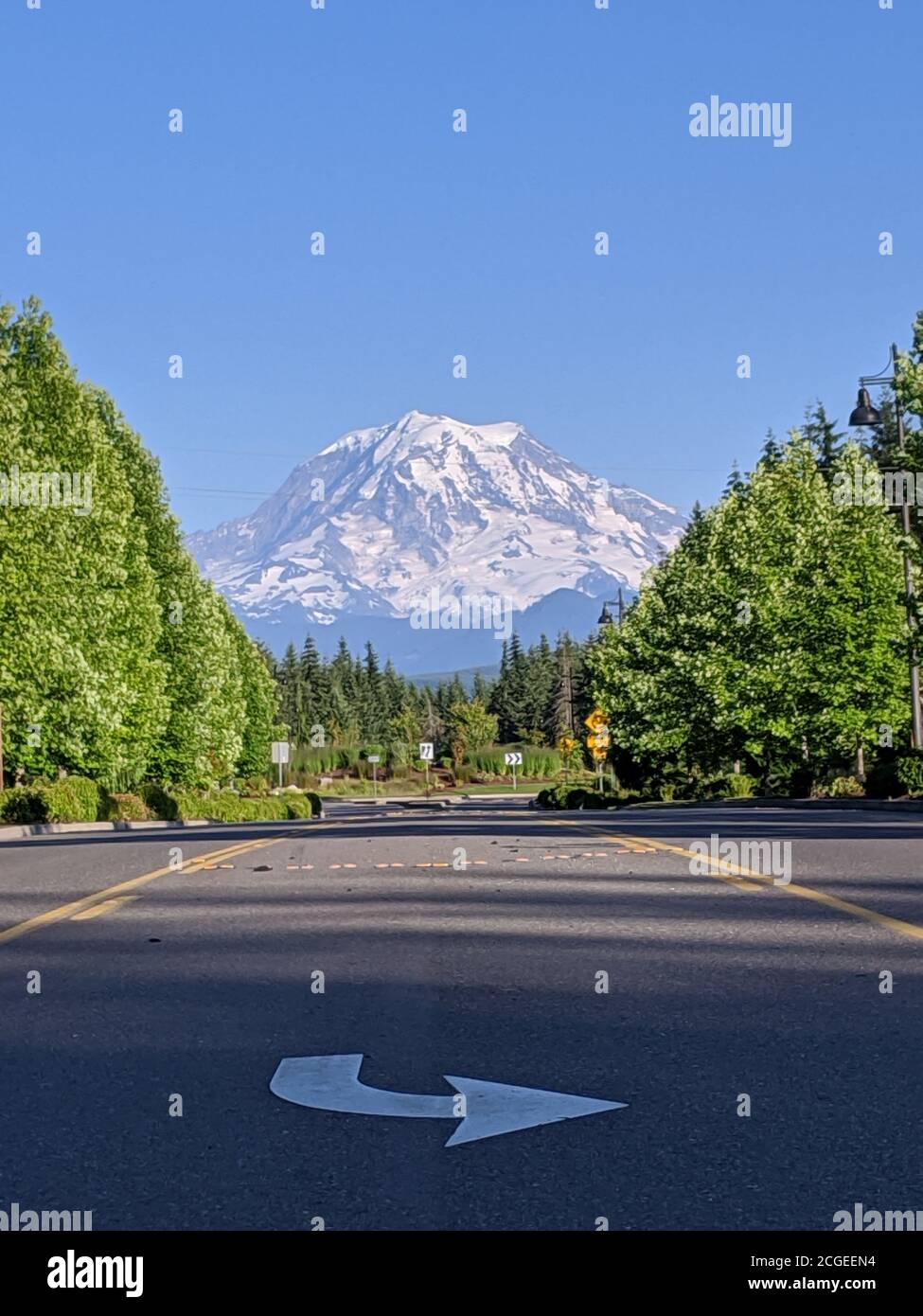 Amazing View of Mount Rainier from Caffe D'arte, Tehaleh Cafe, Bonny Lake , Washington Stock Photo