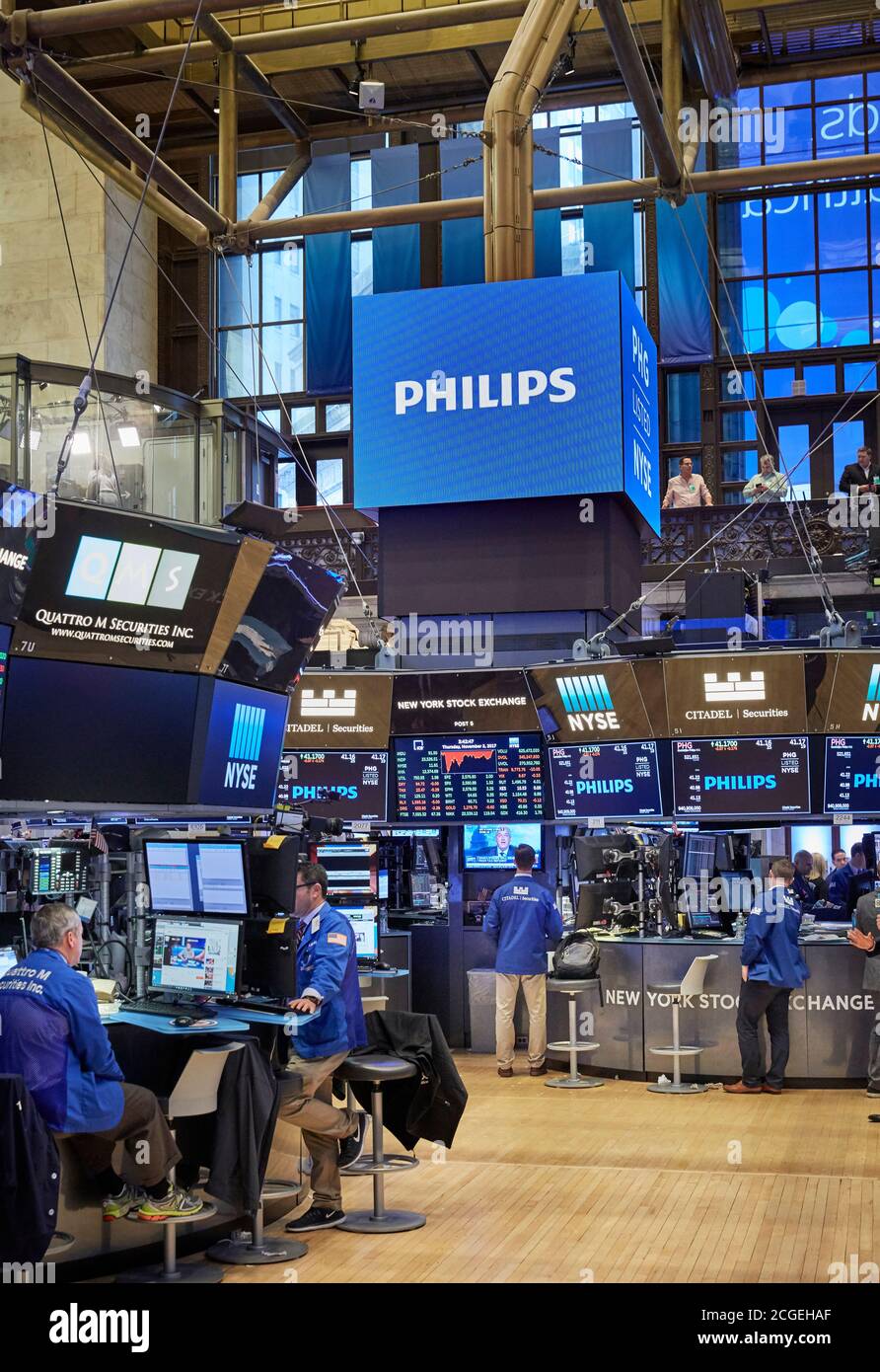 Traders on the floor of the New York Stock Exchange, New York, USA – NYSE. Photographed by John Muggenborg.   http://www.johnmuggenborg.com Stock Photo