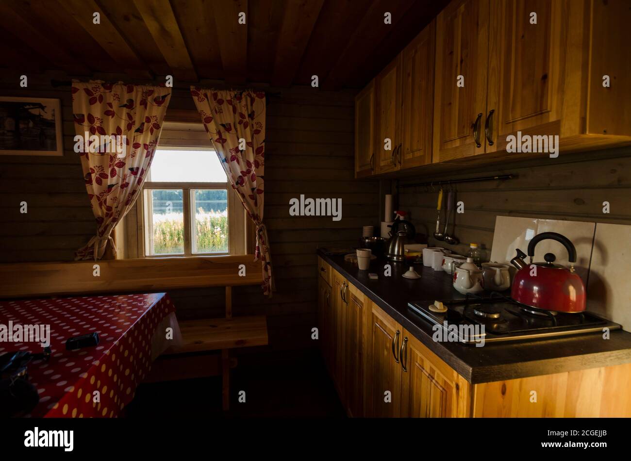 August, 2020 - Porzhensky churchyard. Kitchen in a Russian country house. Russia, Arkhangelsk region Stock Photo