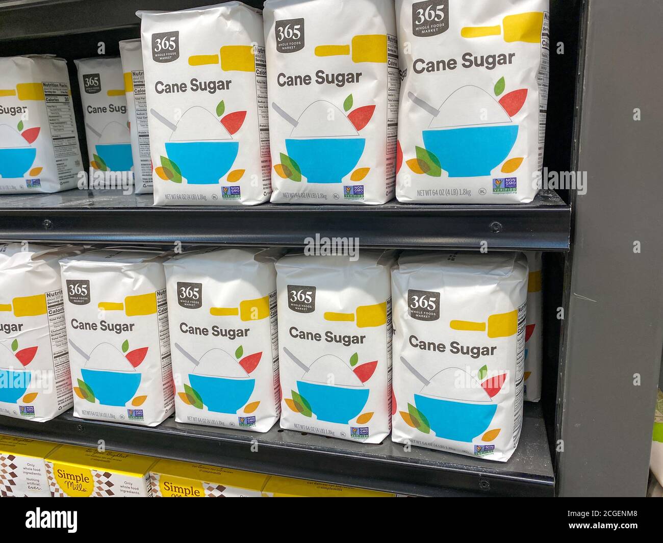 https://c8.alamy.com/comp/2CGENM8/orlando-flusa-51020-a-display-shelf-of-packages-of-365-cane-sugar-at-a-whole-foods-market-store-in-orlando-fl-2CGENM8.jpg