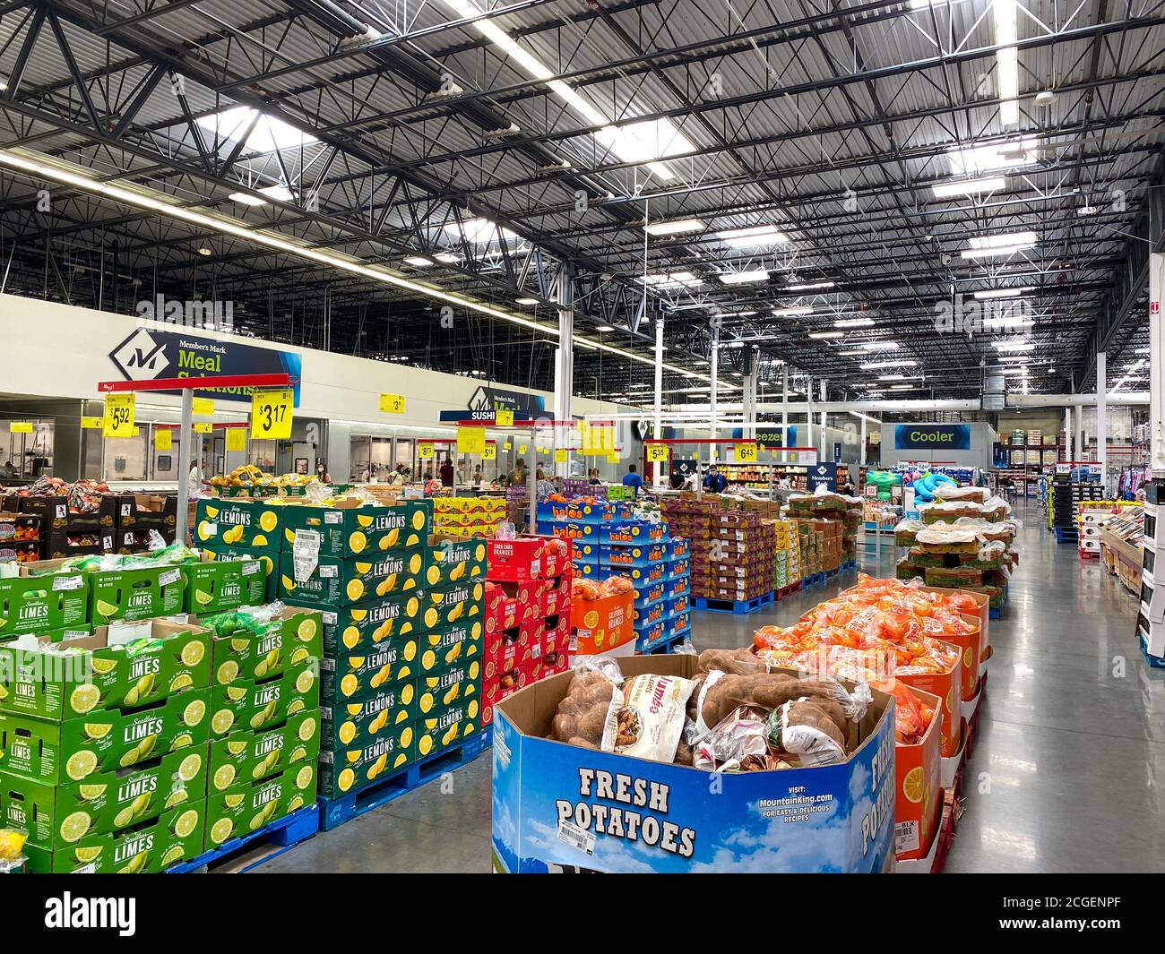 Sams club produce hires stock photography and images Alamy