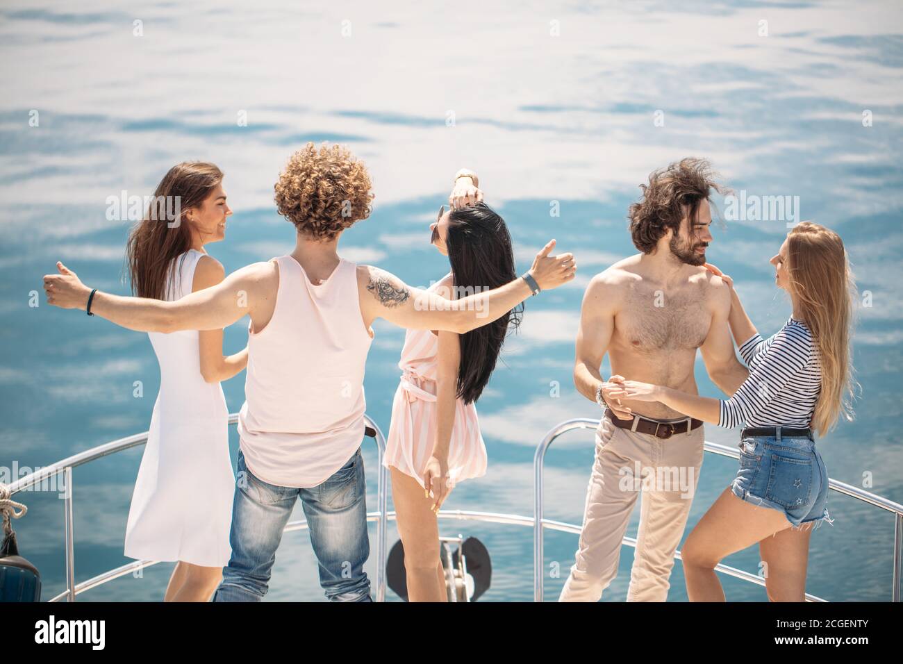 Teenagers girls rear view hi-res stock photography and images - Alamy