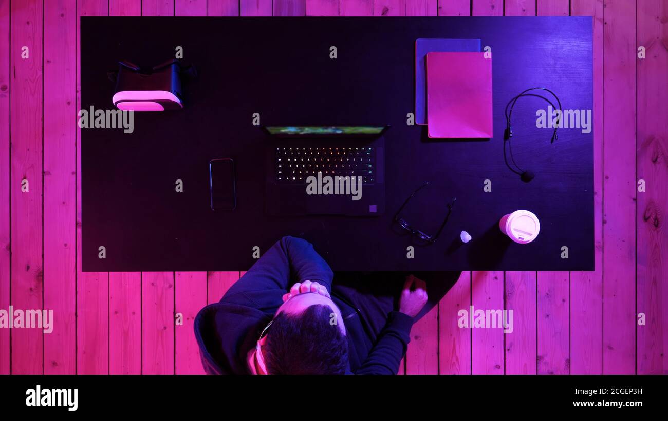 Poor guy gamer is crying because of fail Stock Photo - Alamy