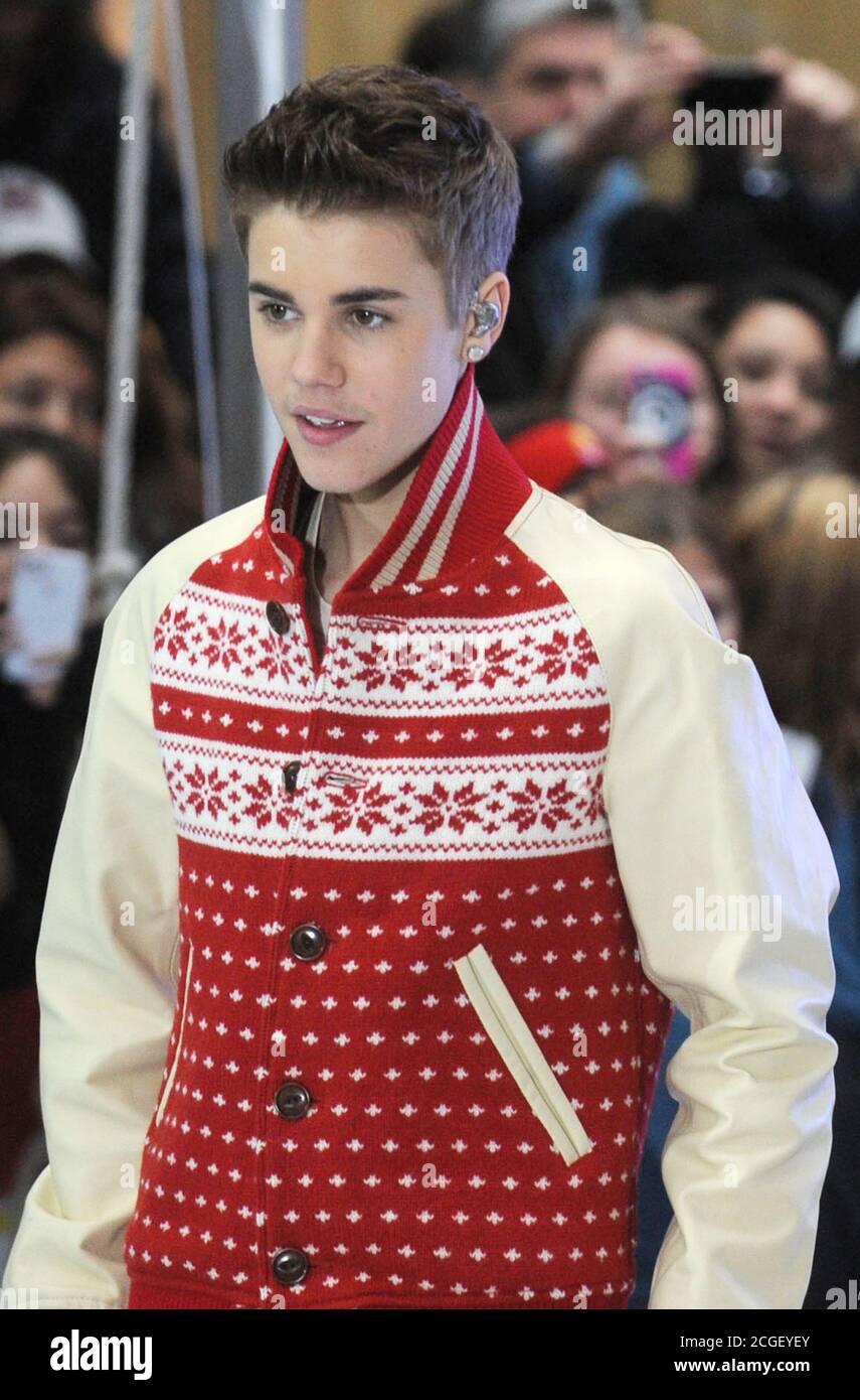 justin bieber christmas sweater