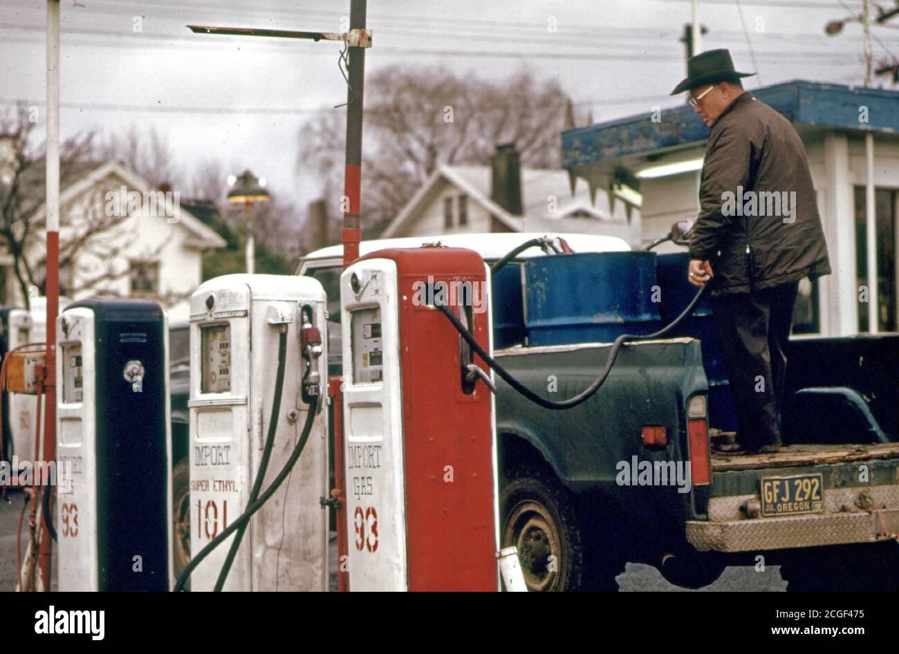 Gas crisis 1973 hi-res stock photography and images - Alamy