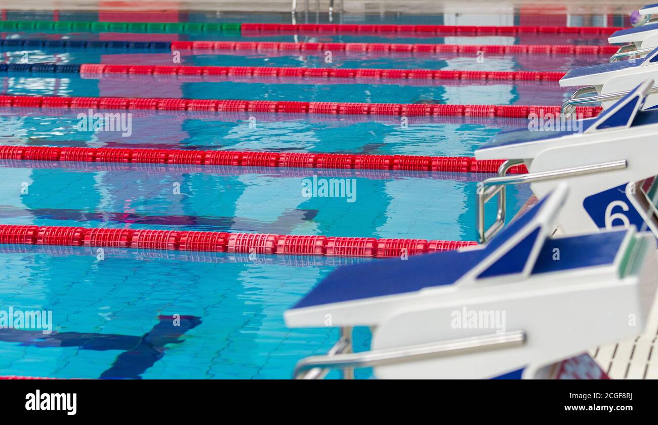 Pool Splits Open Swimming pool and splitting paths Stock Photo - Alamy