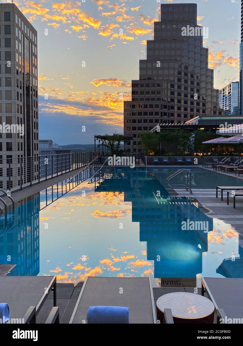 Pool deck at Austin Marriott Downtown Stock Photo Alamy