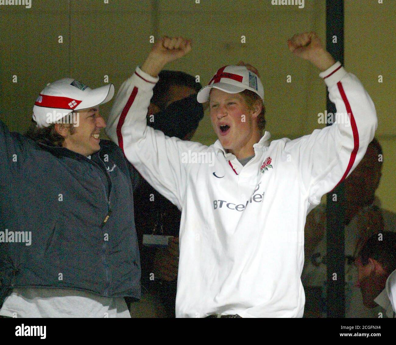 PRINCE HARRY CELEBRATES ENGLAND’s VICTORY ENGLAND v SOUTH AFRICA, 2003 RUGBY WORLD CUP, PERTH, AUSTRALIA - 18/10/2003  PICTURE : MARK PAIN / ALAMY Stock Photo