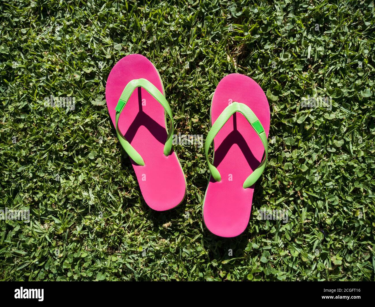 Flipflops in grass hi-res stock photography and images - Alamy