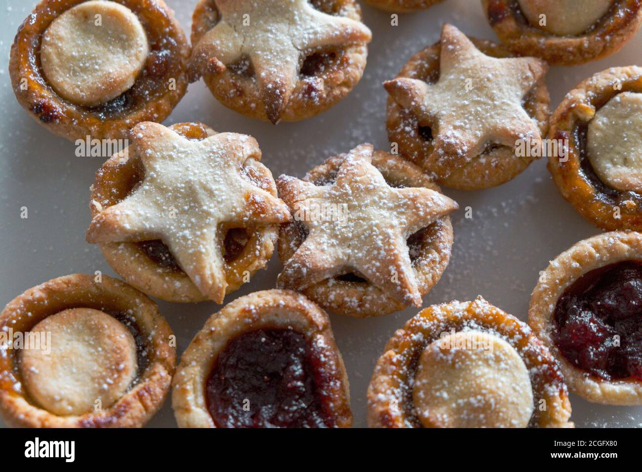 Christmas plate of home made mince pies Stock Photo - Alamy