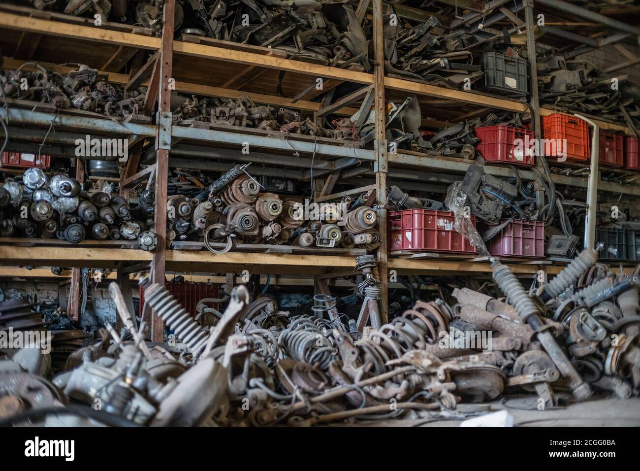 Used spare parts, disassembly. Old car parts suitable for future use.  Different old spare parts from cars. Sale of old spare parts from the car  Stock Photo - Alamy