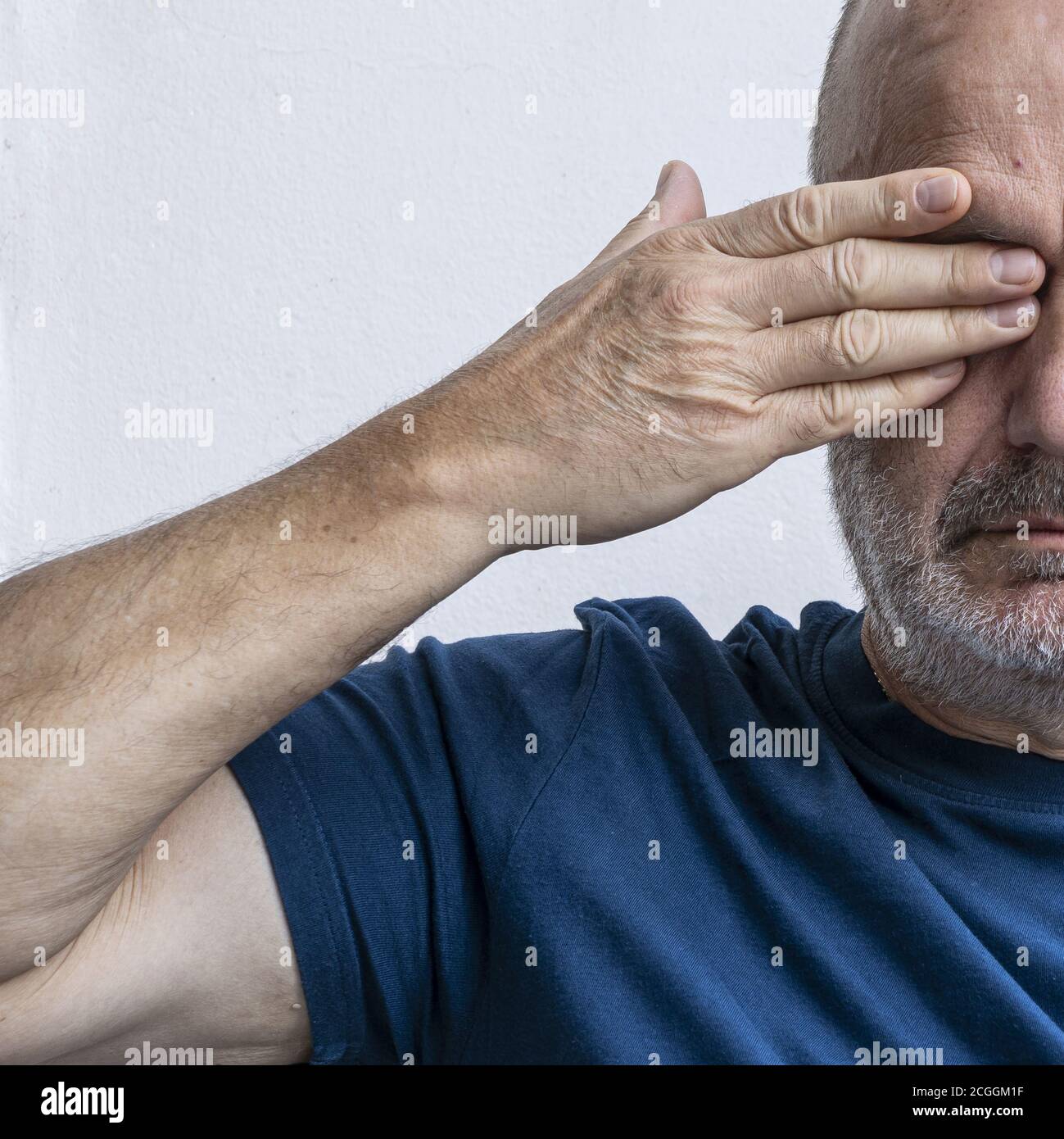 one eye covered with the hand Stock Photo - Alamy