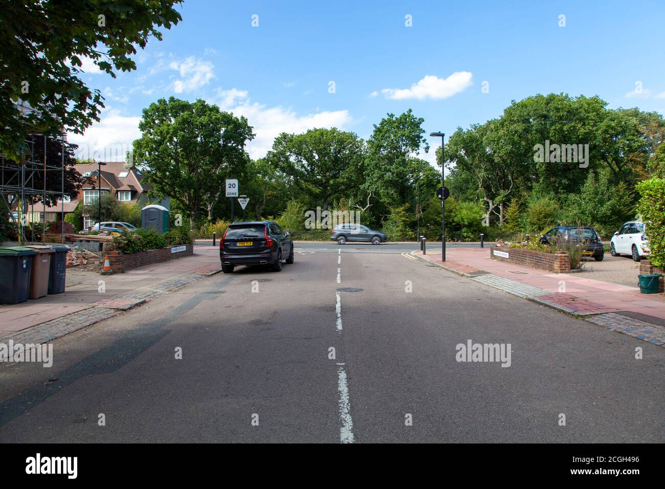 Looking north up Ringwood Avenue to Coldfall Wood, Muswell Hill/Finchley borders, London Stock Photo
