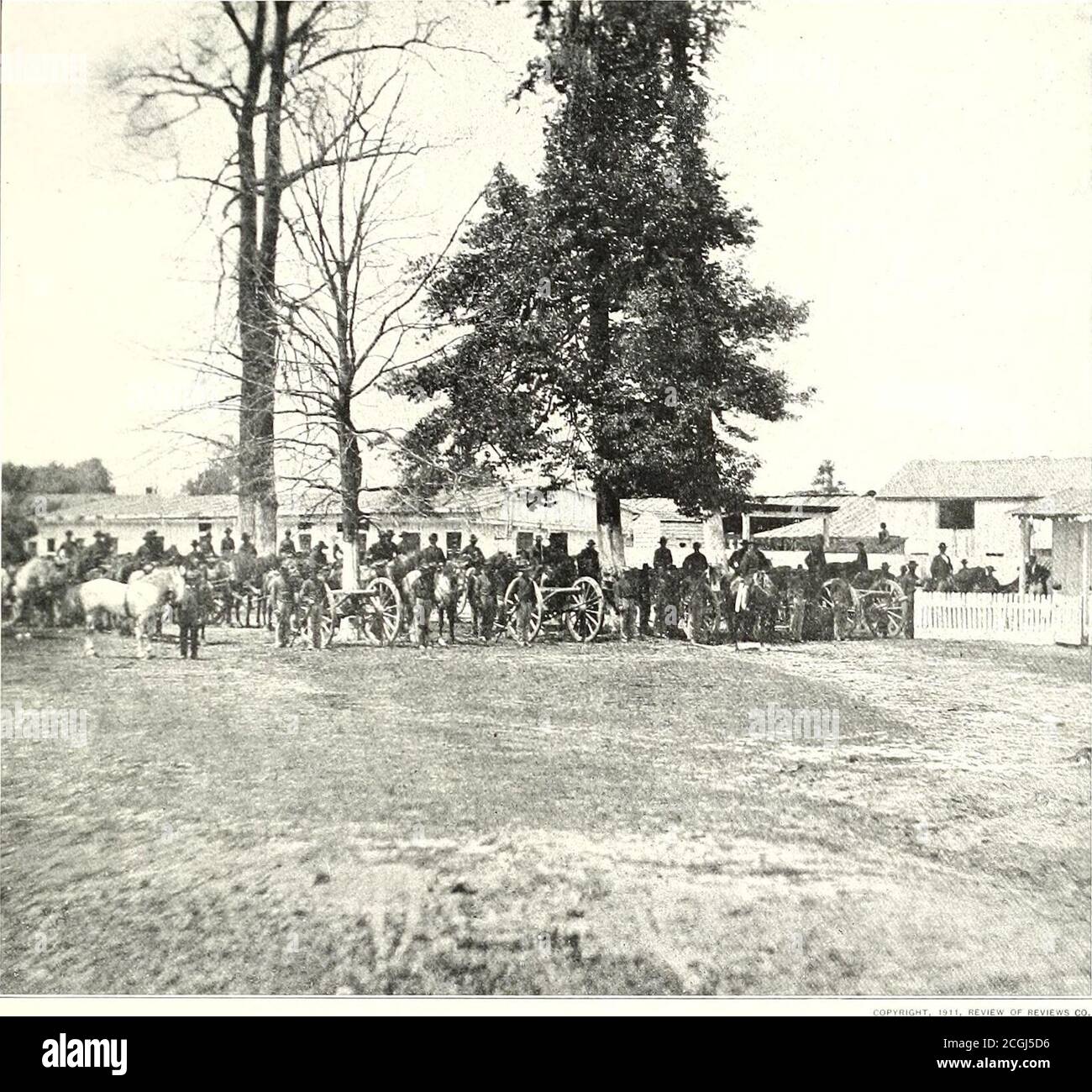 . The photographic history of the Civil War : in ten volumes . i, Bufordsand Kilpatricks Cav.; Confed.. Gen.Iitzhugh Lees Cav. Losses: Union, 9killed, 45 woamded. 8.— Port Hudson, La. Surrendered by Con-federates to Maj.-Gen. Banks. (SeeMay 23.) 9 to 16.—Jackson, Miss., including engage-ments at Rienzi, Bolton Depot, Canton,and Clinton. Union, 9th, 13th, 15th, andpart of 16th Corps; Confed., Gen. Jos.E. Johnstons Army. Losses: Union,100 killed, 800 wounded, 100 missing;Confed., 71 killed, 504 wounded, 764missing.. :missouri artillery ix sher:lvns raid, February, isoi Battery M, First ^lissour Stock Photo