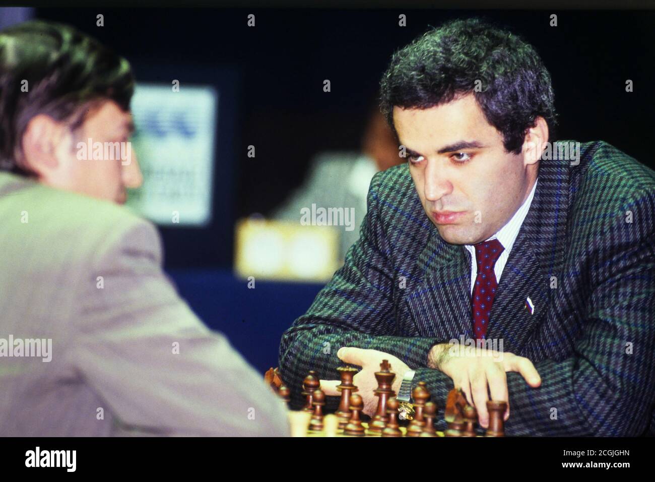 World chess champion Anatoly Karpov left and 19 year old Garry Kasparov  right Stock Photo - Alamy
