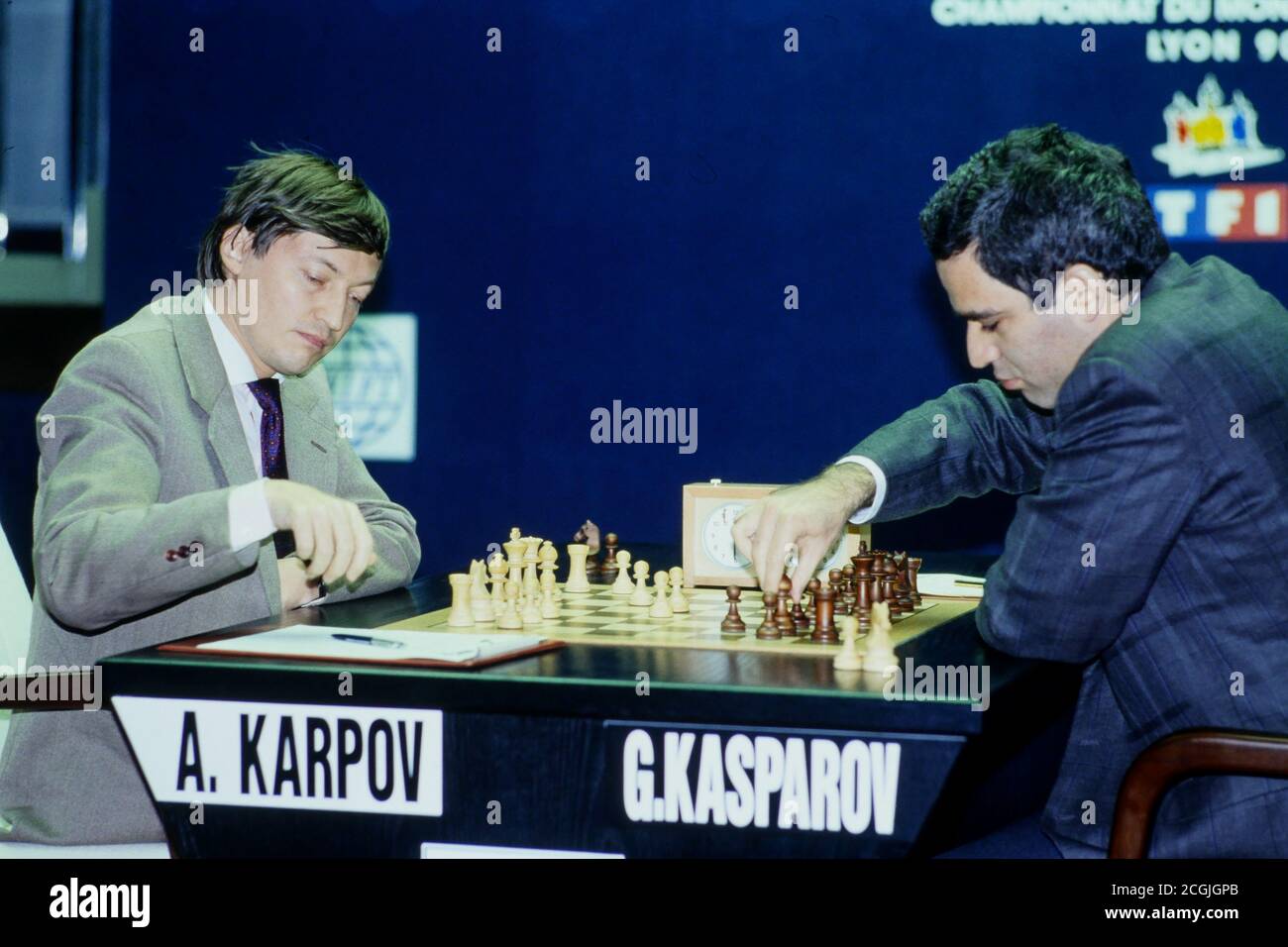 The World's Great Chess Games: Karpov - Kasparov Stock Illustration by  ©kuco #49773055