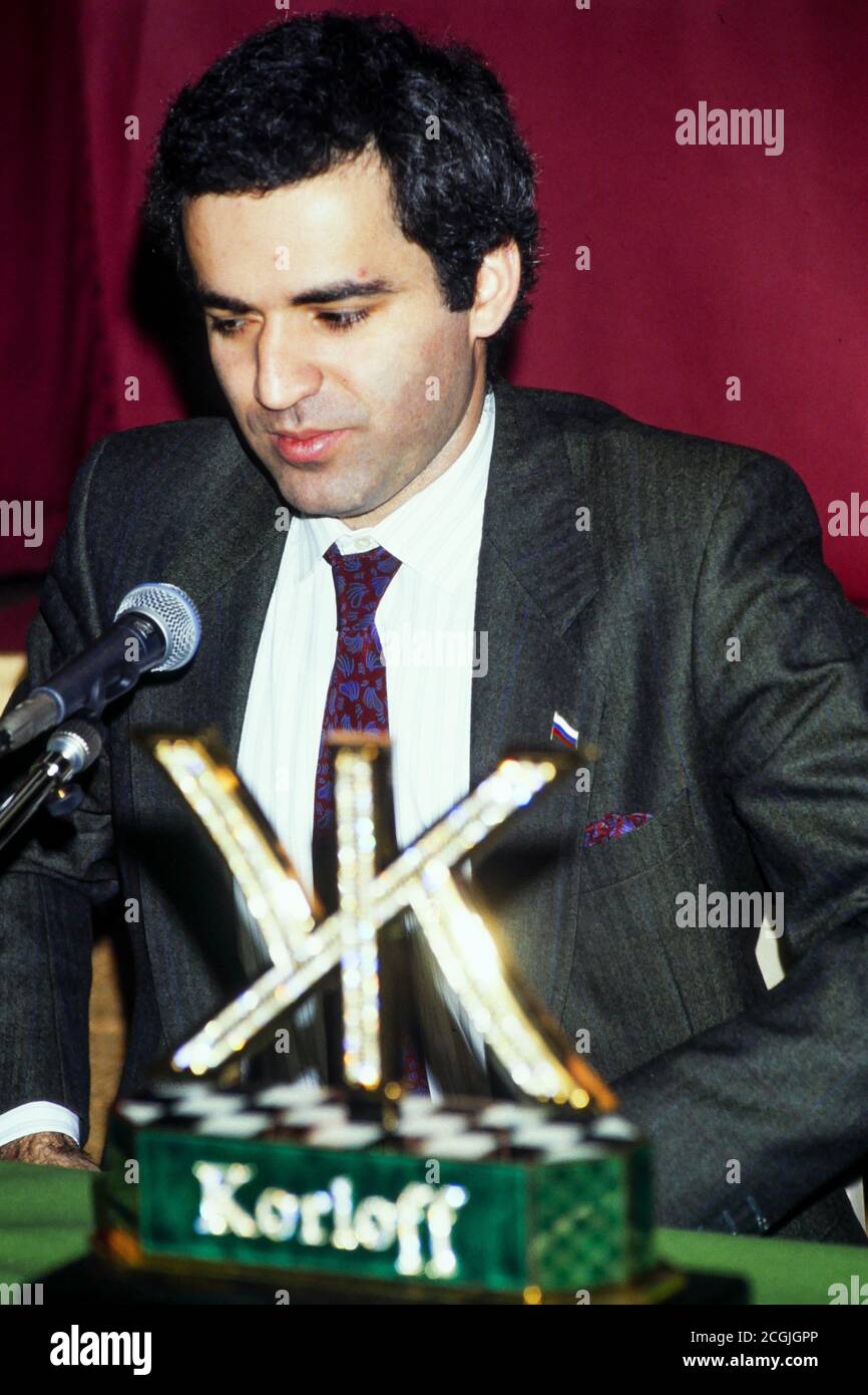 The World S Great Chess Games: Karpov - Kasparov Stock Illustration -  Illustration of karpov, entertainment: 42605407
