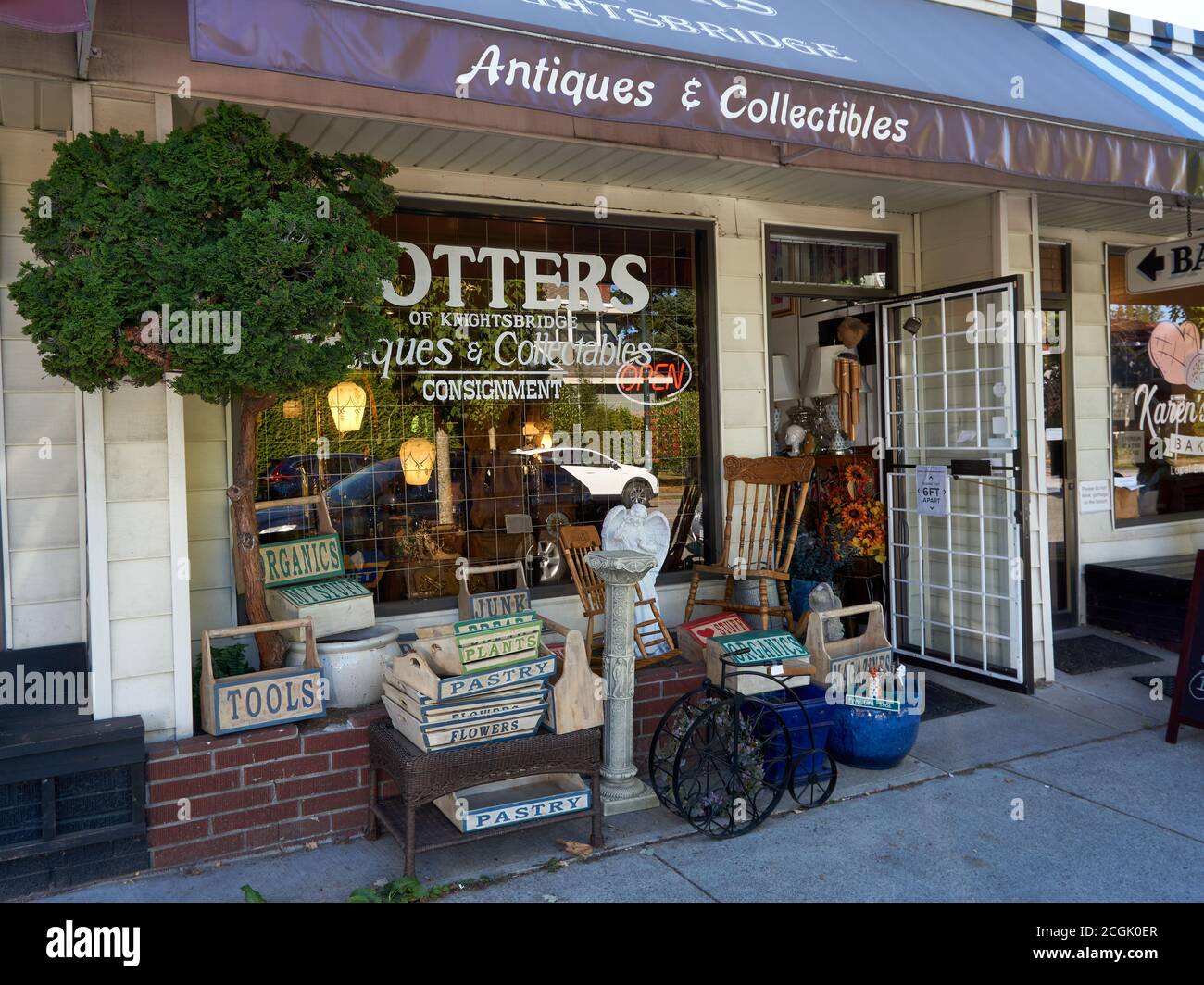 Antique shops in vancouver hires stock photography and images Alamy