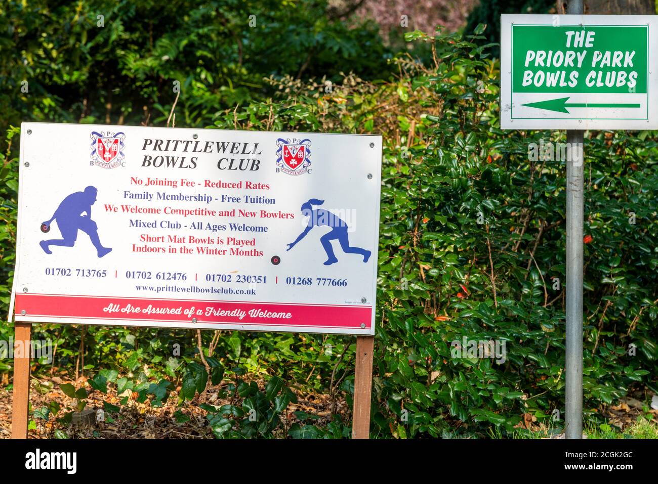 Prittlewell Bowls Club, The Priory Park Bowls Clubs, signs in Priory Park, Southend on Sea, Essex, UK. Bowls club notices with directions Stock Photo