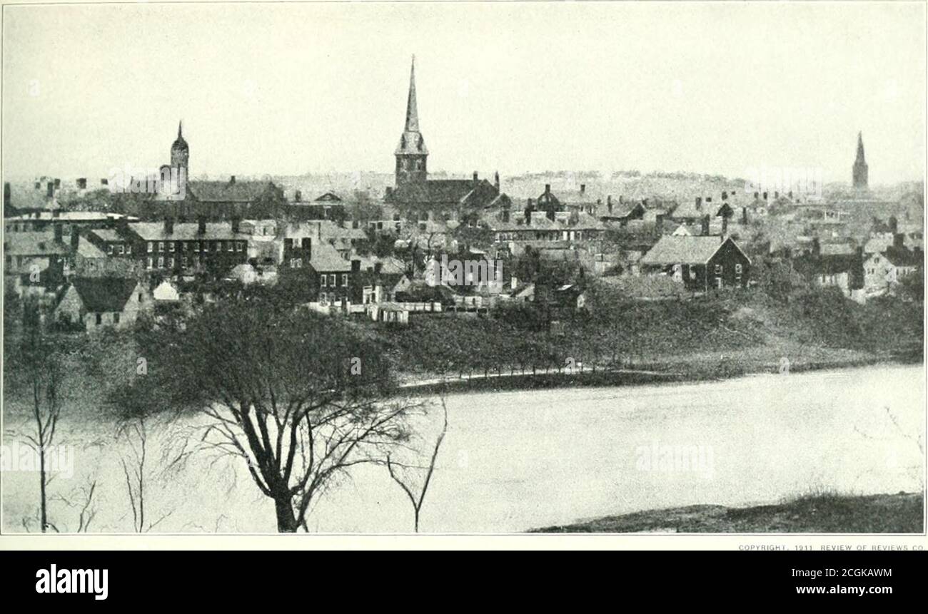 . The photographic history of the Civil War : thousands of scenes photographed 1861-65, with text by many special authorities . Then all was still, and then the hand. With movement light and tricksy.Made stream and forest, bill and strand. Reverberate with Dixie. Hi-.I. COPYRIGHT, 191 WHERE RAPPAHANNOCKS WATERS HAN DEEPLY CRIMSONED EVIEW OF REVIEWS CO These two views, the lower being the right hiilf of the panorama, arc a truly remarkable illustration of Thompsons lines. Takenduring the battle of May :i. lsc.i is the legend written on the print by the Government photographer, (aptain V J. Russ Stock Photo