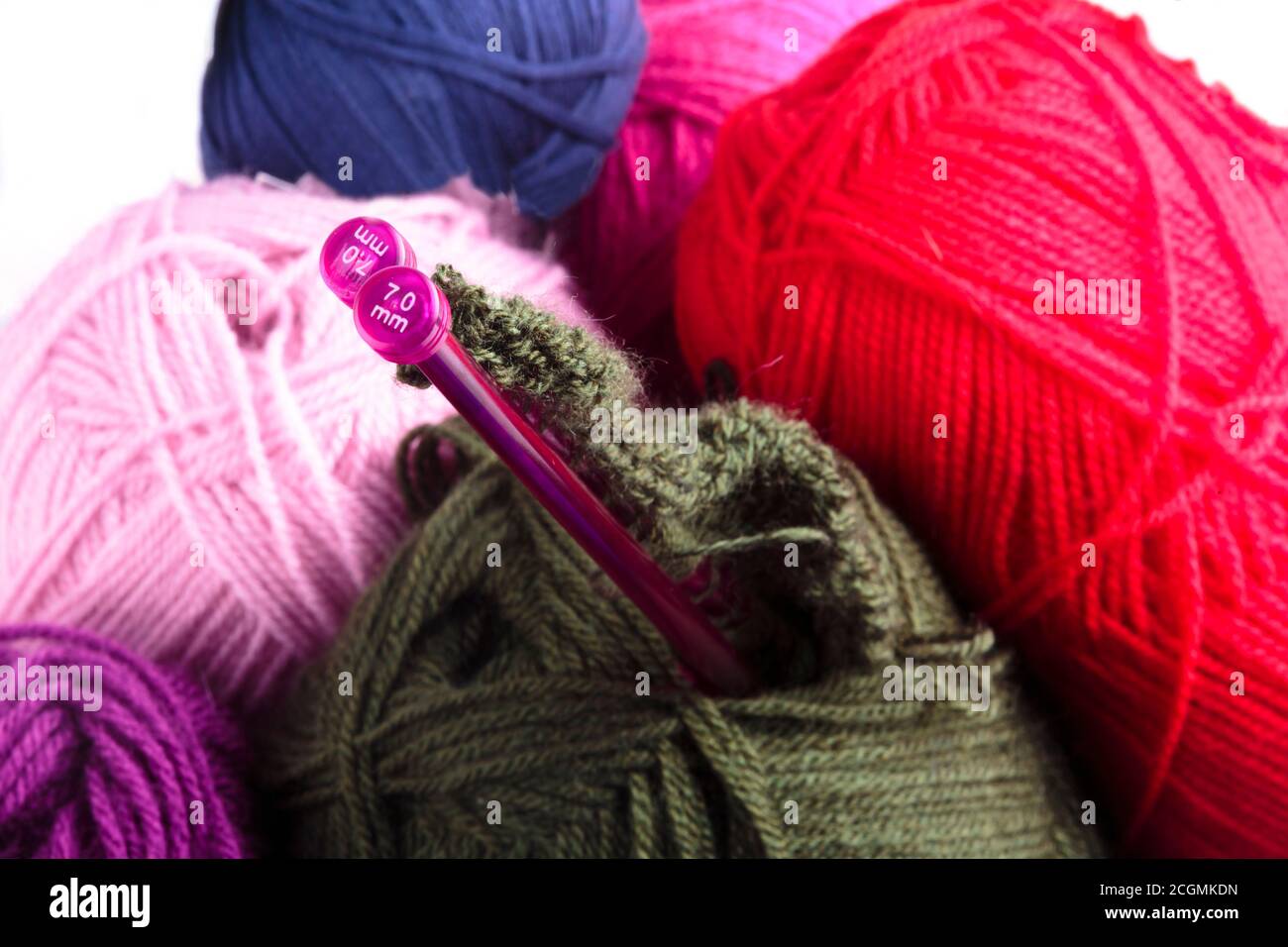 Knitting needles and balls of wool Stock Photo Alamy