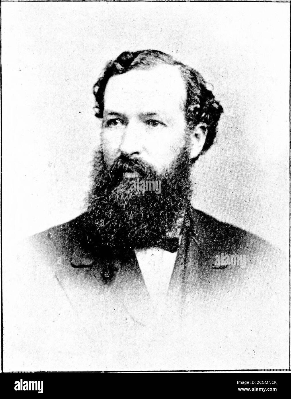 . A history of the Fifth Regiment, New Hampshire Volunteers, in the American Civil War, 1861-1865 [electronic resource] . -,the regiment advanced a little, and with the brigade formedin line of battle ; then by orders moved by the right flankand advanced until in line with the line of battle of thetroops on the field, coming face to face with the enem ; thenthe regiment quickly advanced ; it then relieved a hardly-pressed regiment; then advanced, marching to the right,there receiving a heavy fire which killed and wounded eightmen in one company, and tore the state colors of the regimentin pie Stock Photo