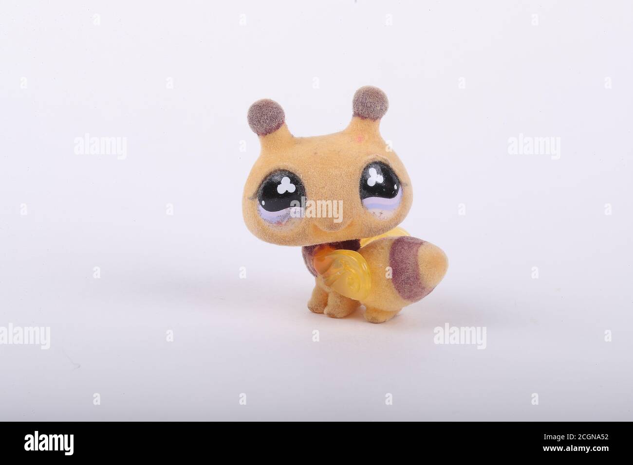 Littlest Pet Shop Get The Pets Single Figure Bumblebee