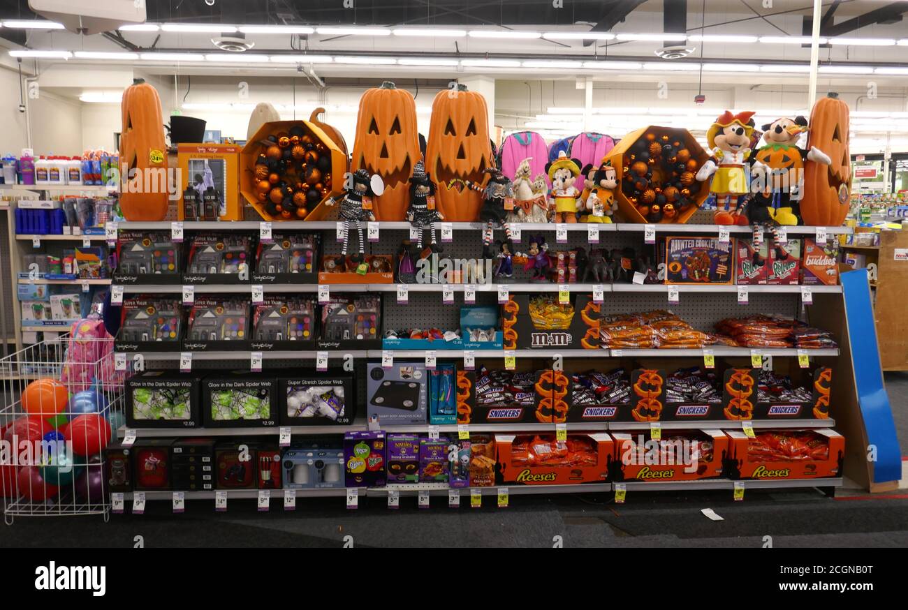 Los Angeles California Usa 11th September 2020 A General View Of Atmosphere Of Halloween Decorations And Candy For Sale At Cvs On September 11 2020 In Los Angeles California Usa Photo By