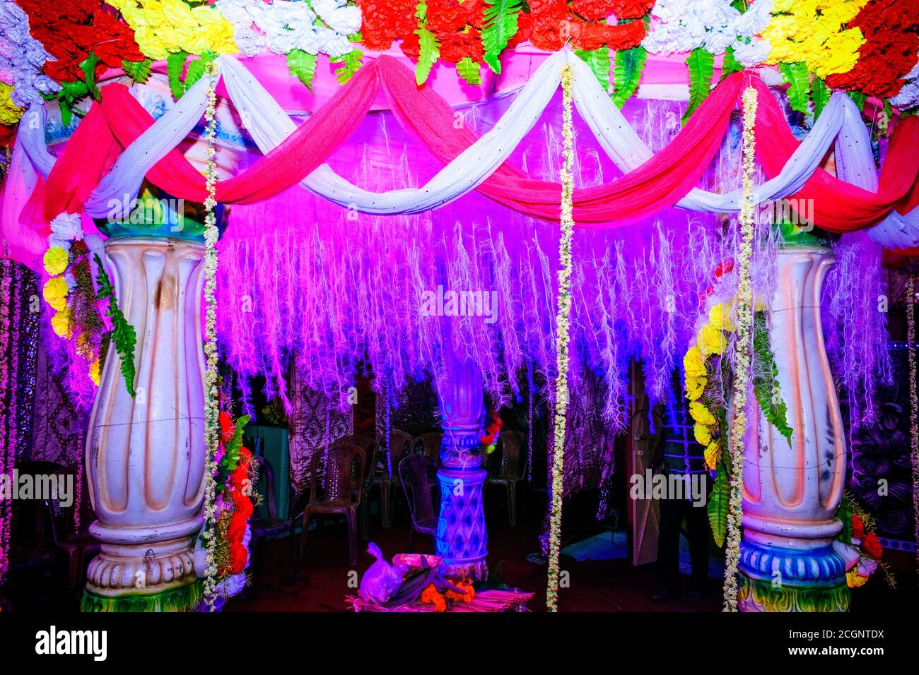 Bengali Hindu Wedding Stage Decoration With Lighting And Props Stock Photo Alamy