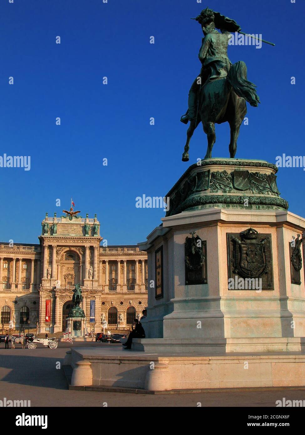 Statue of Archduke Charles by Anton Dominik Fernkorn in Heldenplatz, with the Hofburg (Imperial Palace) beyond, Vienna, Austria Stock Photo