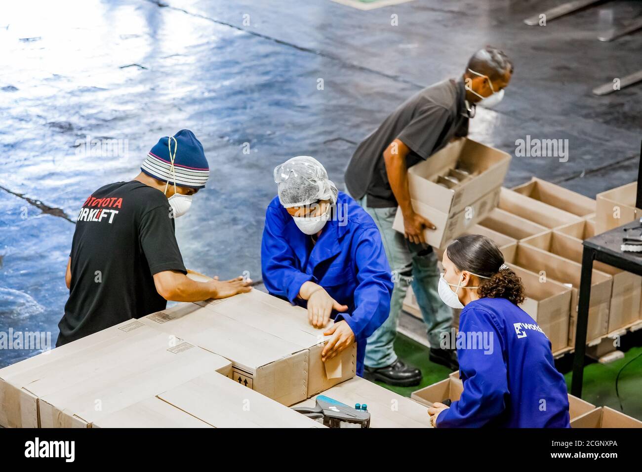 Female mechanic africa hi-res stock photography and images - Alamy