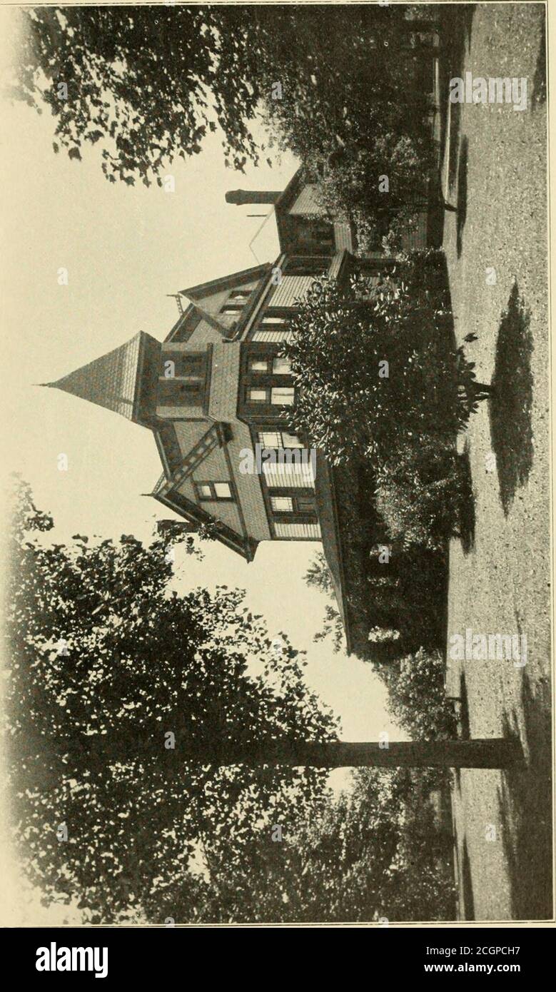 . Sea Bright, Rumson Road, Oceanic, Monmouth Beach, Atlantic Highlands, Leonardville Road, Navesink, Water Witch Club : concerning summer homes along the shores of Monmouth County, New Jersey . it always was. Tliis is justwithout the limits of .tlantic Highlands and Leonardville Roadpasses it, extending on through the charming countr- westwardto historic old Middletown. Jdie golf links of Atlantic Highlands are on LeonardvilleRoad in Highland Park, where a number of new cottages were^rected in the spring and sunmier of 1903. At MonmouthHeights, close by, are the summer homes of Mr. LT.Mever, Stock Photo
