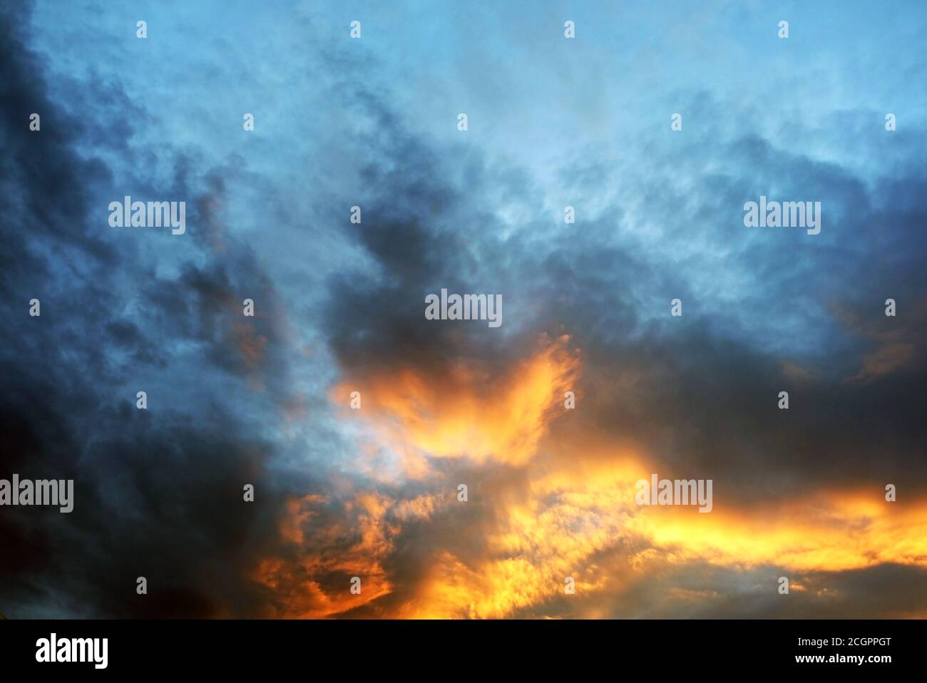 Dark and stormy night hi-res stock photography and images - Alamy