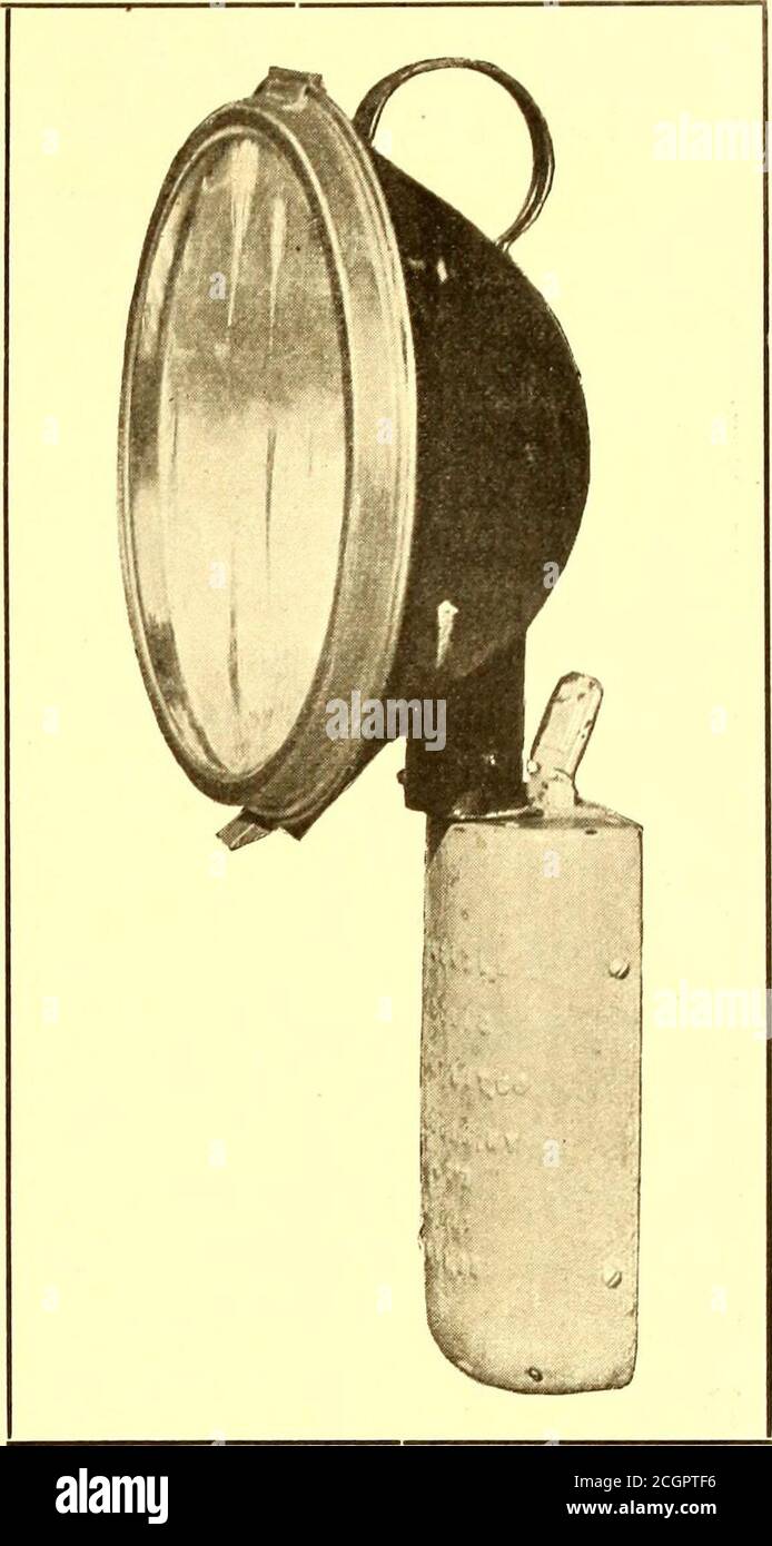 . The Street railway journal . nslune quelconquedes cavites afin detablir leclairage automa-tique des reflecteurs. Par 1acquisition de deuxcavites supplementaires a. un prix tres minime,il est facile dequiper une voiture ouverte etune voiture fermee a meilleur marche quil neserait possible de le faire au moyen de nimportequel autre reflecteur. Fabrication de premierordre. Des milliers en emploi. DY Using the Syracuse ChangeableElectric Headlight only one head-light is needed for each car, as it can be changedfrom one end of the car to the other with-out the slightest trouble whatever. Electri- Stock Photo