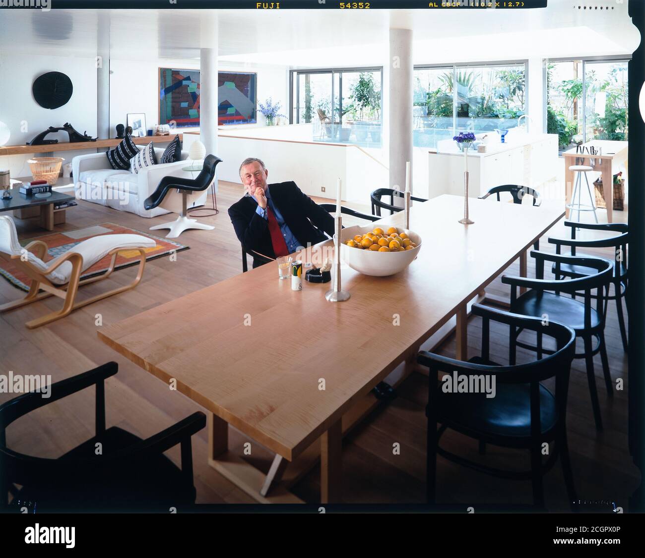 Terence Conran at home in London above design museum 1995 Stock Photo