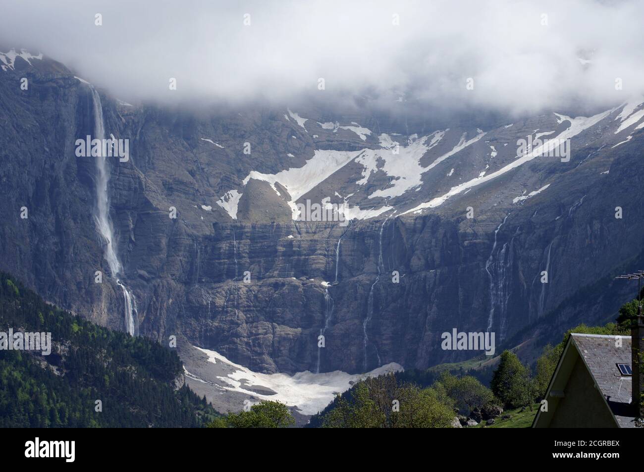 The Cirque de Gavarnie in the French Pyrenees Stock Photo - Alamy