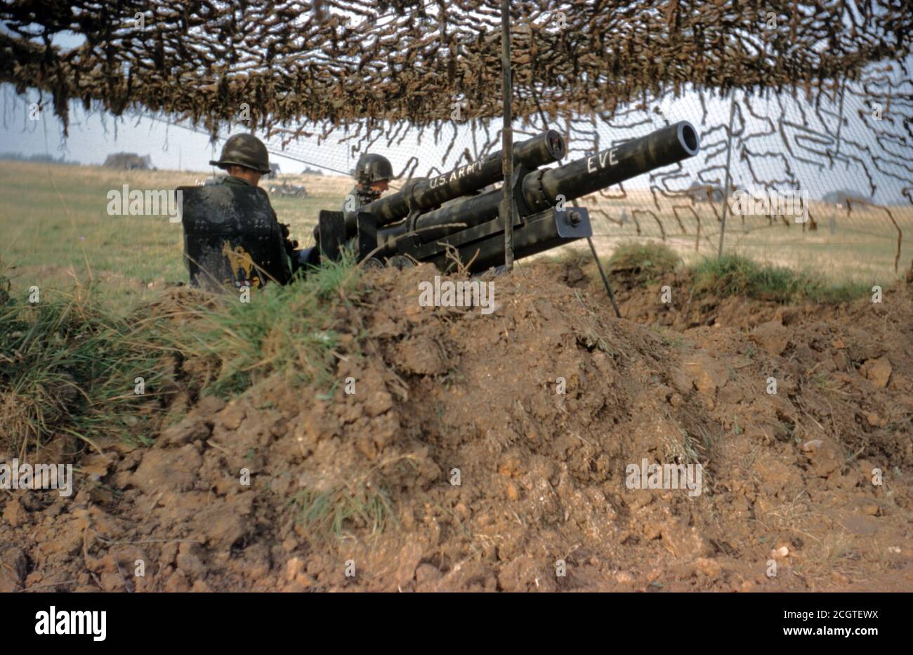 Korea-Krieg US ARMY / United States Army Leichte Feldhaubitze M101 / M2 105 mm - Korean War Leight Howitzer M101 / M2 105mm / 4.1 Inch Stock Photo