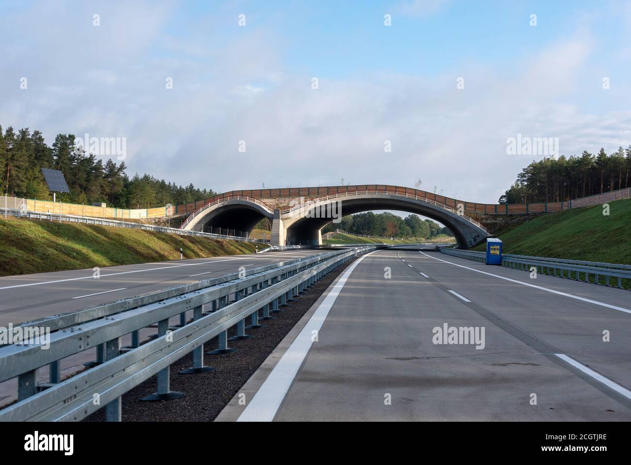 Page 9 - Road Guard Rails High Resolution Stock Photography and Images -  Alamy