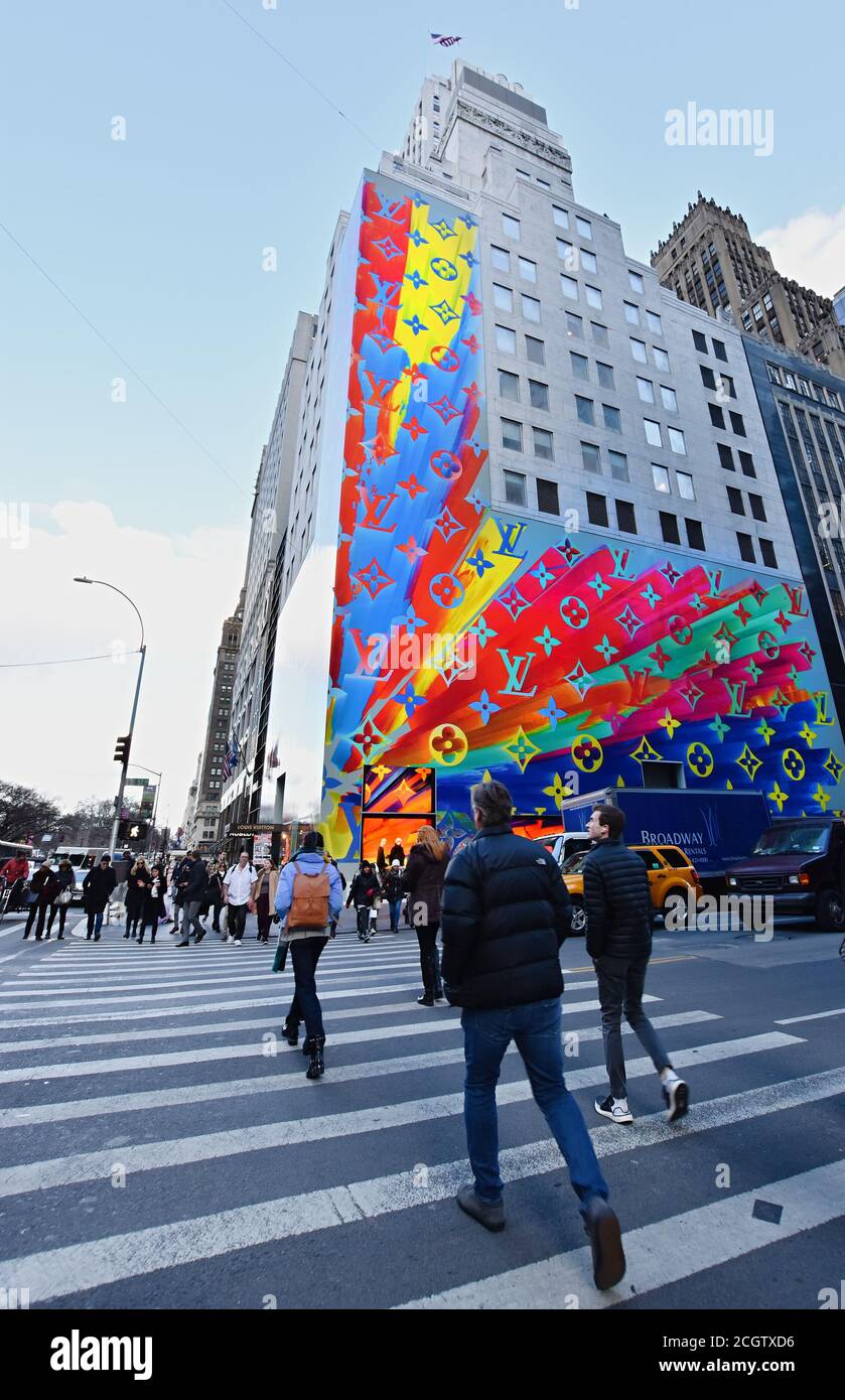 The Louis Vuitton store on Fifth Avenue in New York, seen on Sunday,  December 1, 2019. decorated for the holiday season. (Photo by Richard B.  Levine Stock Photo - Alamy