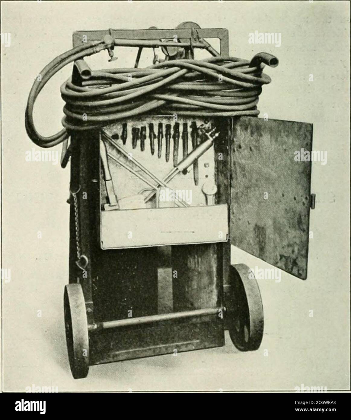 . Railway mechanical engineer . Fig. 3—Pneumatic Riveter for Riveting