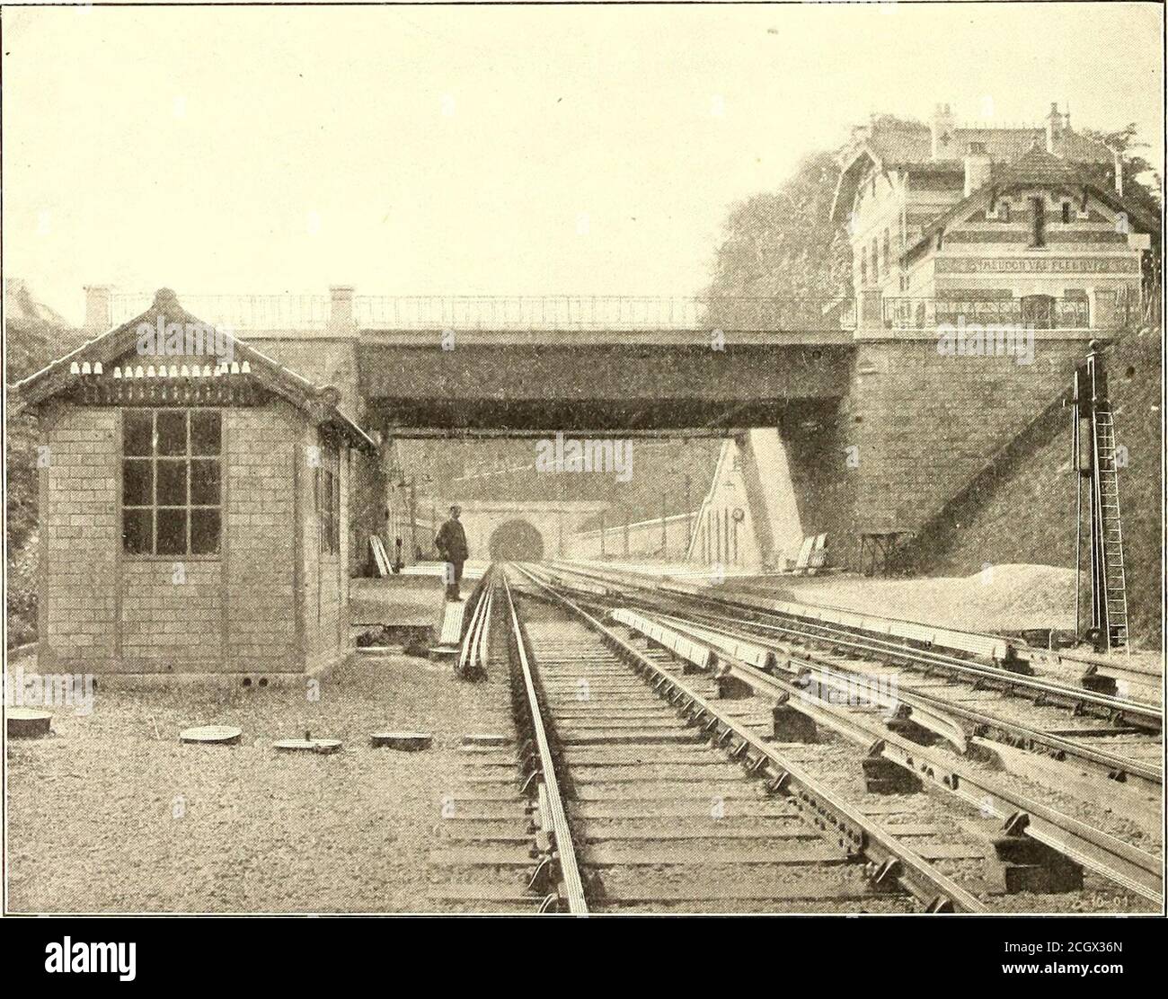 . The Street railway journal . ELECTRIC AND TRAIN ON THE