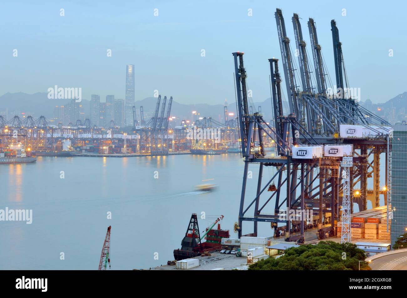 Container cranes at Port of Hong Kong Stock Photo - Alamy