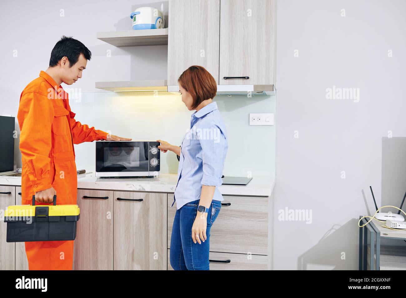 Broken microwave hires stock photography and images Alamy