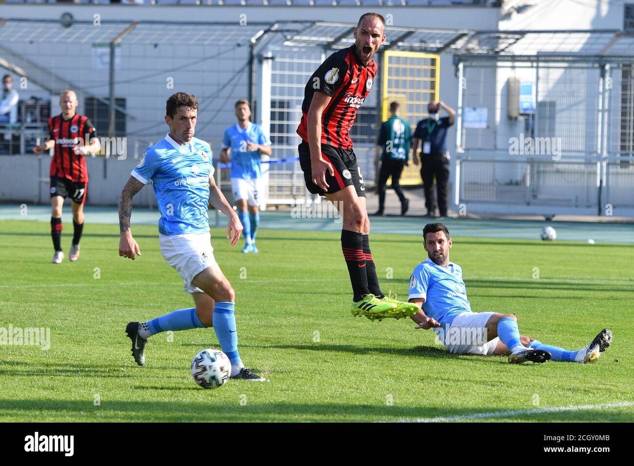 Penalty area scene, Stefan SALGER (TSV Munich 1860) heads the ball away,  action, duels. Soccer 3rd league, Liga3, TSV Munich 1860 - SC Verl on April  10th, 2021 in Muenchen GRUENWALDER STADION.