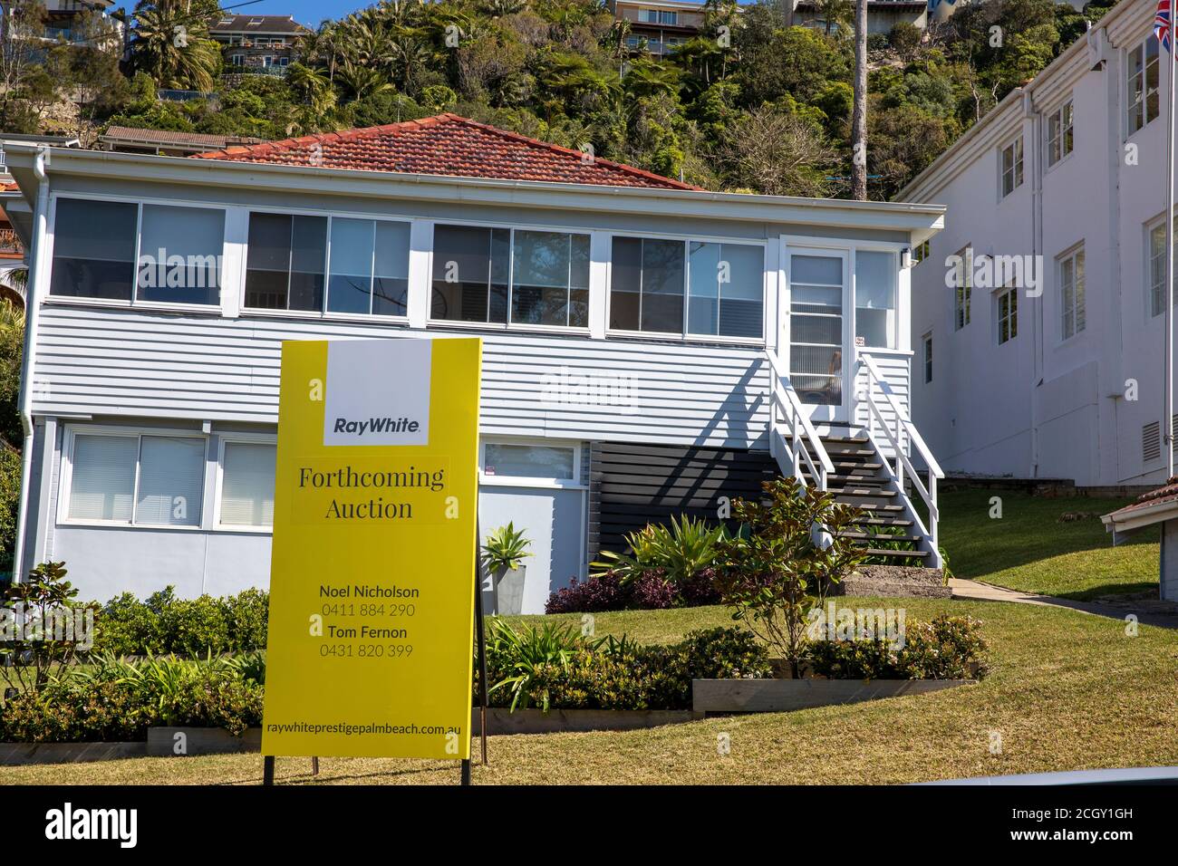Australian house auction sign hires stock photography and images Alamy