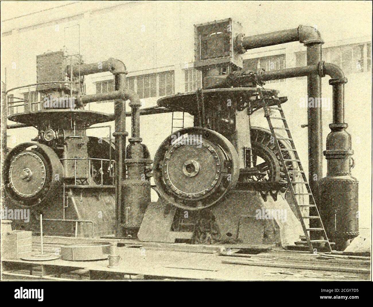 . The Street railway journal . Corliss engine is only one-fifth to one-quarter of the stroke, Westinghouse engines at the new power house of the first mentionedcompany on East Twenty-eighth Street, New York. According tothe engineer of this company, the separators remove practicallyevery trace of entrained water, while the receivers keep a constantsupply of steam right at the throttle, which is not affected in pressureby the pulsations of the engine to an extent of over one-half of oneper cent. Several tests have been made to ascertain the drop insteam pressure between the boilers and the rece Stock Photo