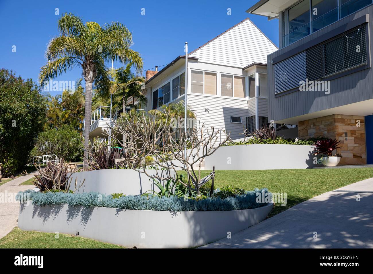 Whale beach Sydney luxury homes on Sydney northern beaches peninsula