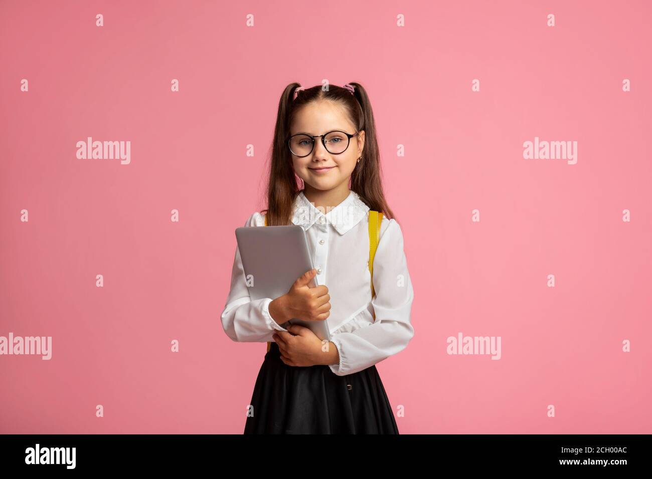 Preteen girl in school uniform hi-res stock photography and images - Alamy